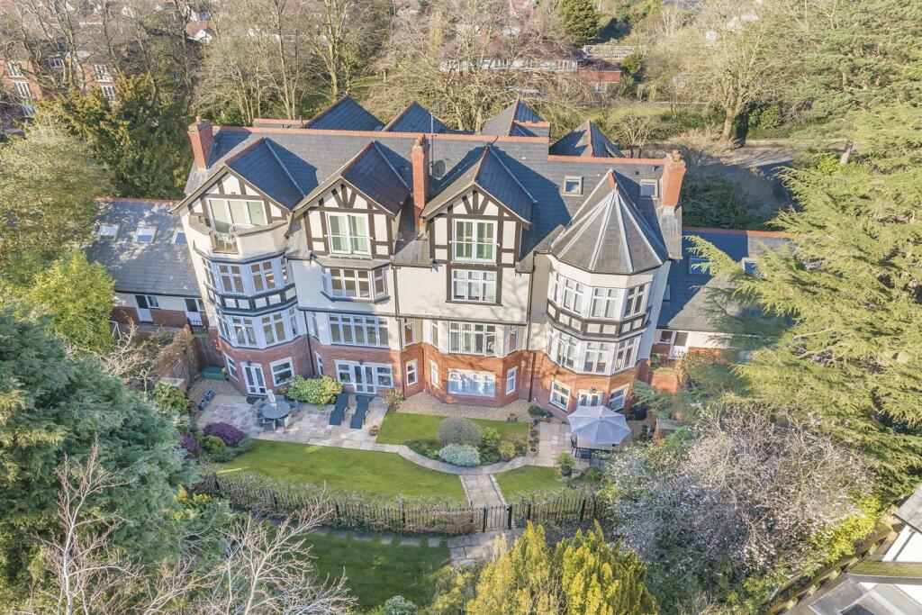 3 bedroom apartment for sale in Altenbrook, Harrop Road, Hale, WA15